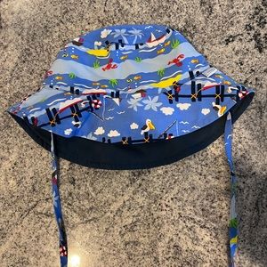Iplay infant sun hat spf 50 reversible. Seagulls and navy blue